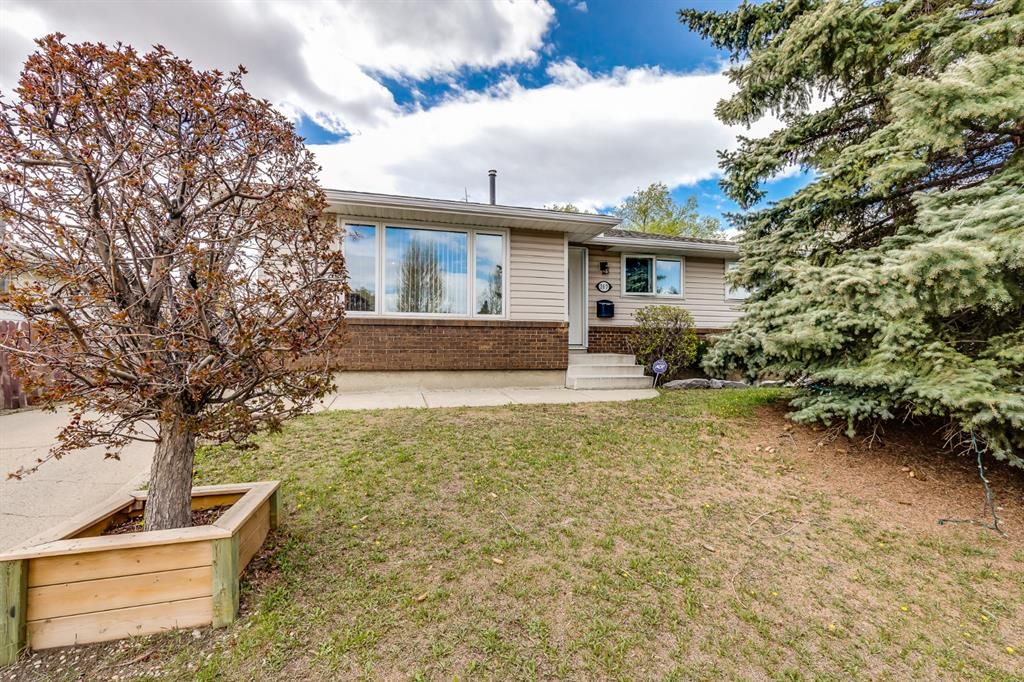 I have sold a property at 267 Pineland PLACE NE in Calgary
